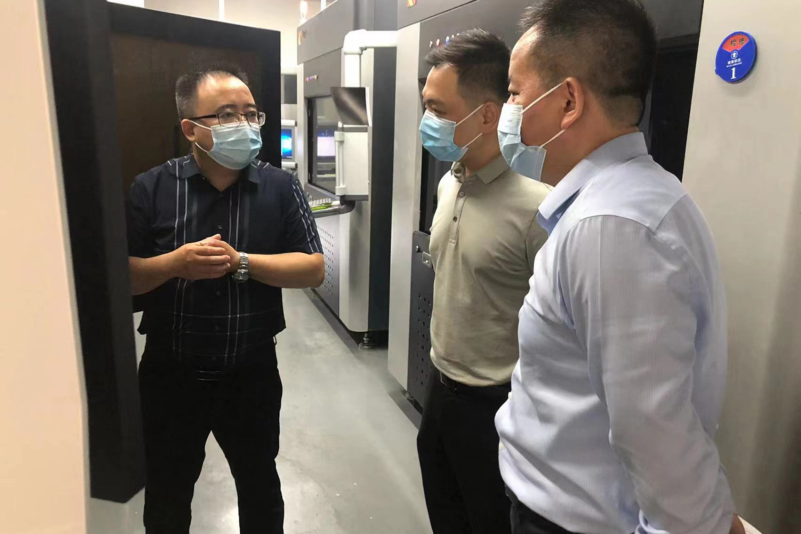 深圳市光明區(qū)科技創(chuàng)新局領(lǐng)導一行蒞臨深圳金石三維總部參觀考察
